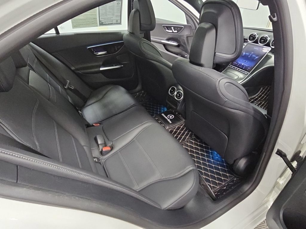 Used 2024 Mercedes-Benz C 300 Sedan image 37