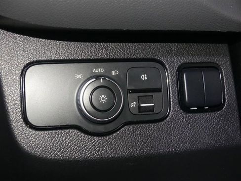 Used 2019 Mercedes-Benz Sprinter 144 image 18