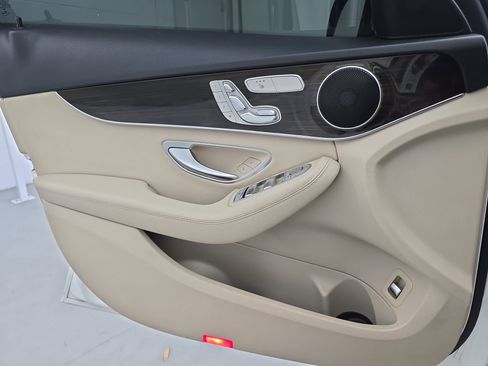 Used 2020 Mercedes-Benz C 300 Sedan image 27
