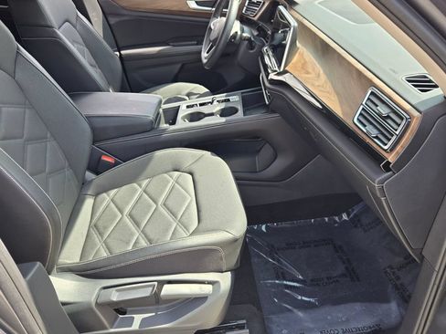 Certified 2024 Volkswagen Atlas SE FWD image 20