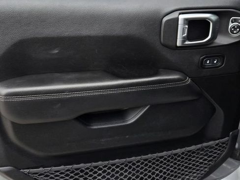 Used 2020 Jeep Wrangler Unlimited Sahara AWD/4WD image 19