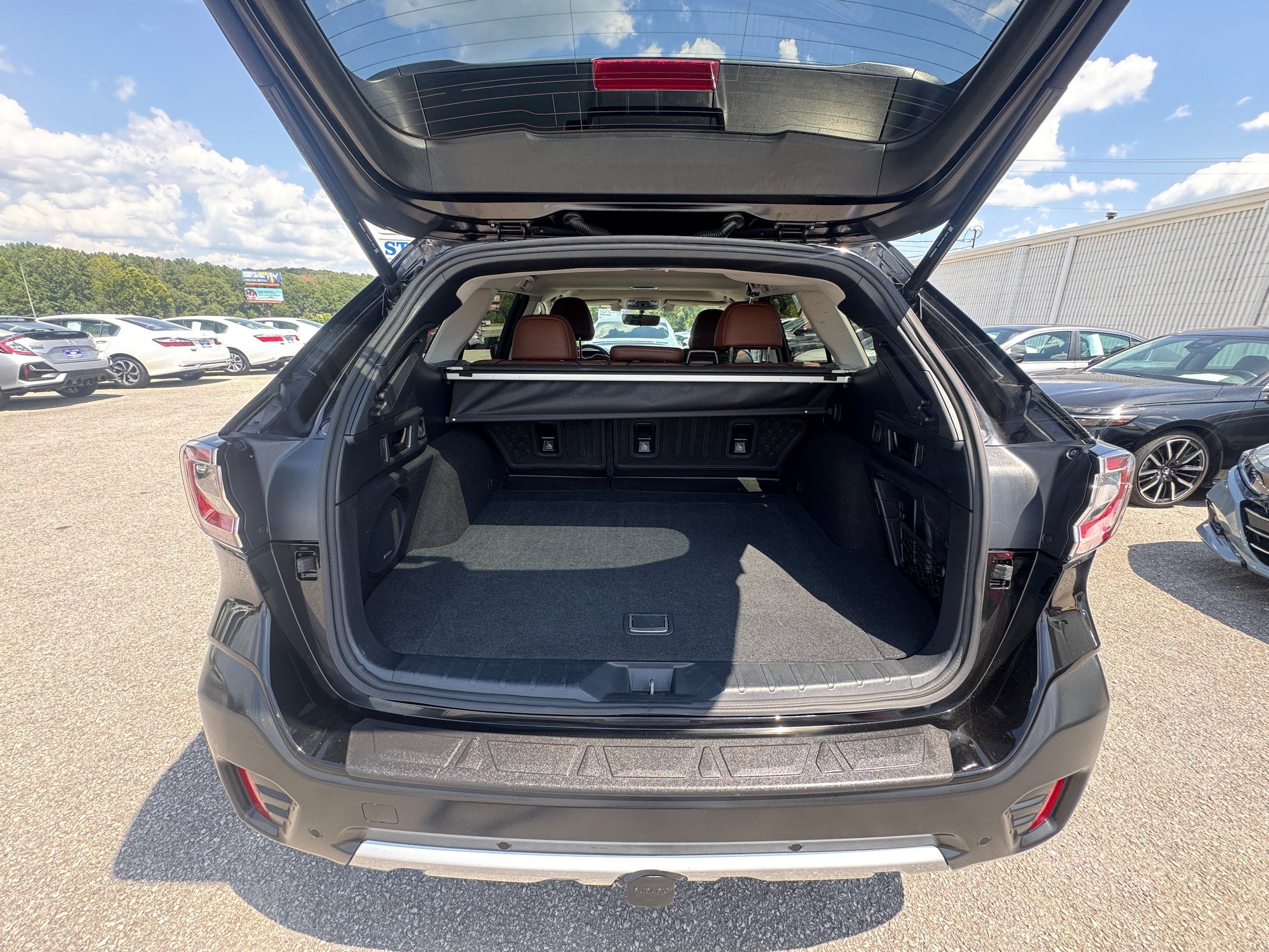 Used 2021 Subaru Outback Touring XT AWD/4WD image 8