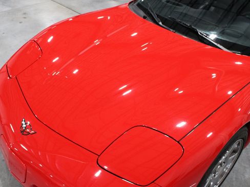 Used 1999 Chevrolet Corvette Coupe w/ Memory Pkg RWD image 34