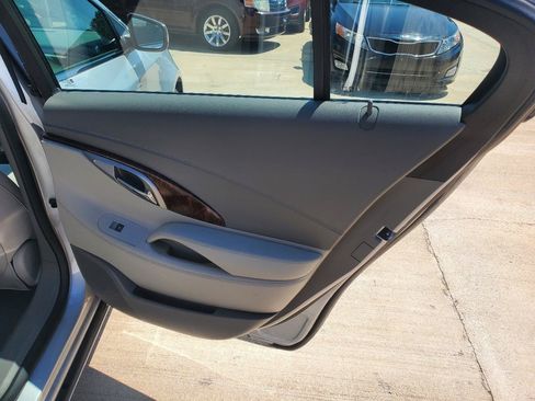 Used 2010 Buick LaCrosse CX FWD image 8