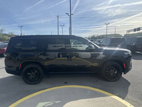 New 2026 Jeep Grand Wagoneer Limited AWD/4WD image 7