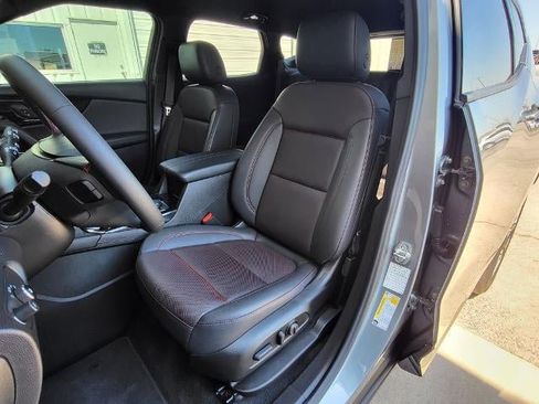 Used 2025 Chevrolet Blazer RS FWD image 13