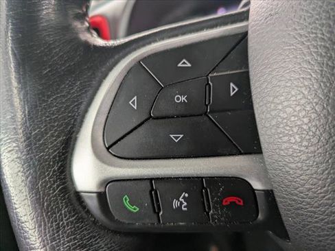 Used 2016 Jeep Renegade Trailhawk w/ Premium Trailhawk Package AWD/4WD image 15