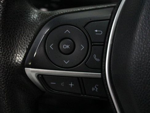 Used 2022 Toyota Camry LE image 11