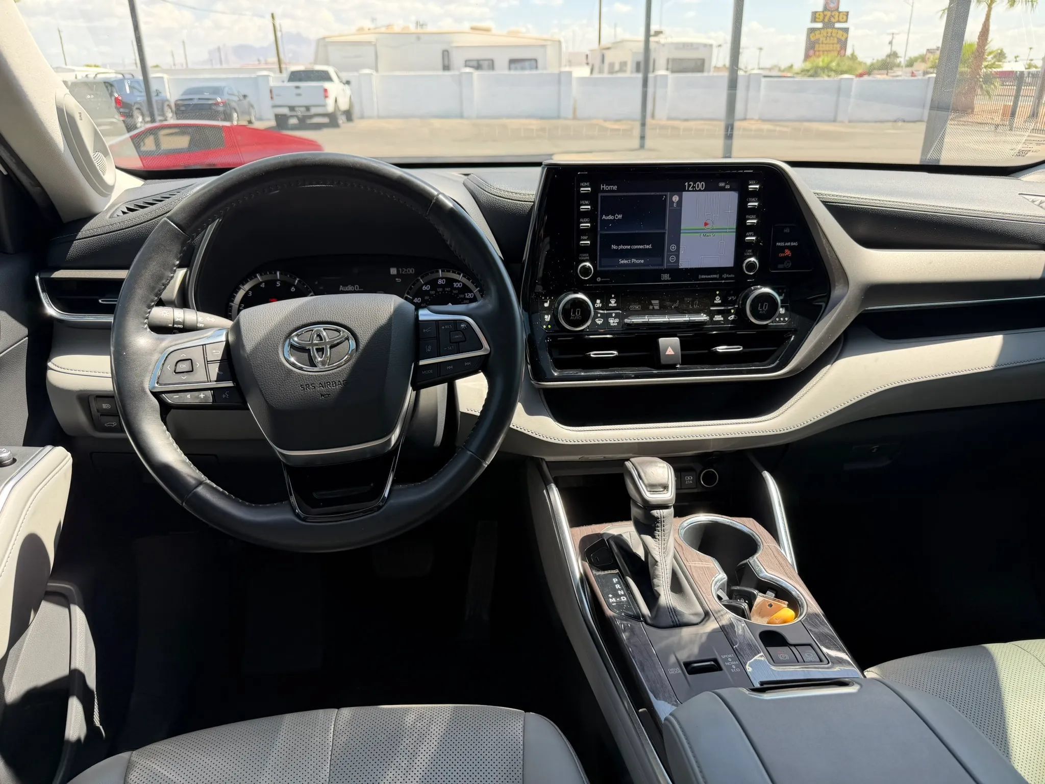 Used 2020 Toyota Highlander Limited FWD image 28