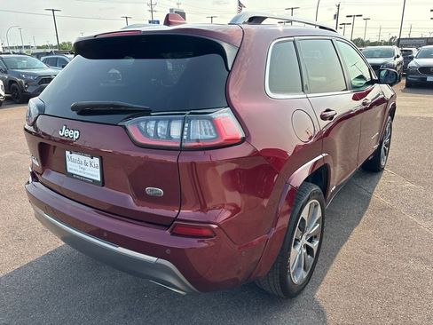 Used 2019 Jeep Cherokee Overland w/ Technology Group AWD/4WD image 5