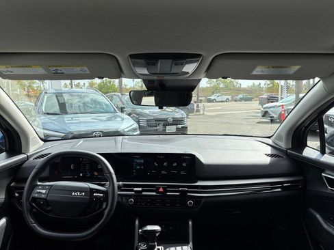 Used 2026 Kia Sportage LX FWD image 32