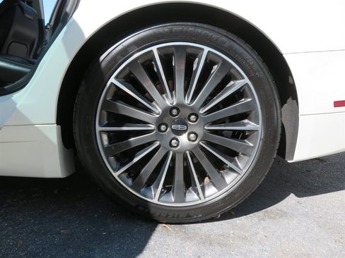 Used 2013 Lincoln MKZ Reserve image 39