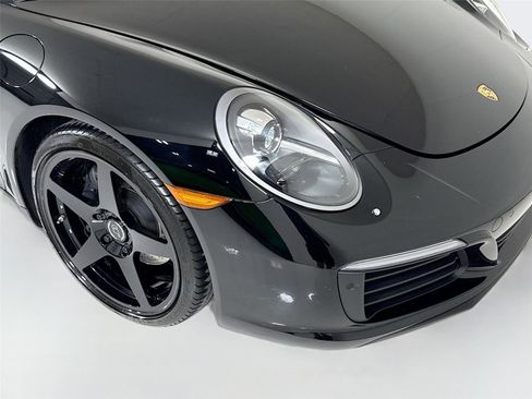 Used 2017 Porsche 911 Carrera image 32