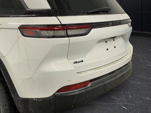 New 2026 Jeep Grand Cherokee Limited w/ Limited Altitude Package AWD/4WD image 37