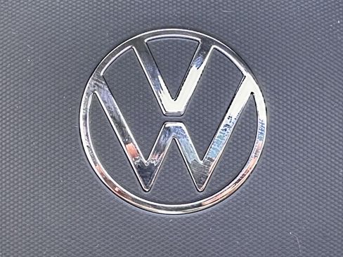 Used 2022 Volkswagen Tiguan SE w/ Panoramic Sunroof Package AWD/4WD image 26