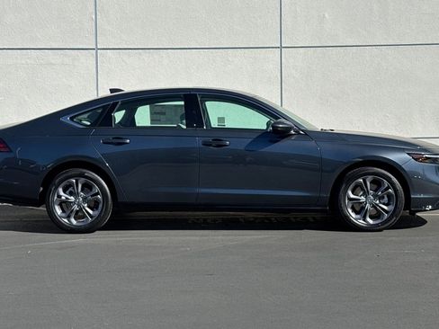 Used 2025 Honda Accord EX-L image 2