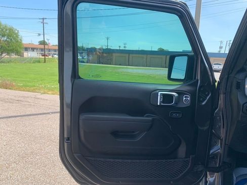 New 2025 Jeep Gladiator Sport image 11