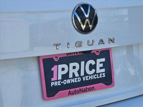 Used 2022 Volkswagen Tiguan SE R-Line image 5