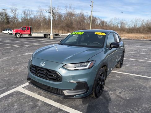 Used 2024 Honda HR-V Sport image 2