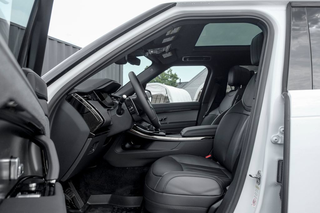 New 2026 Land Rover Range Rover Sport SE AWD/4WD image 10