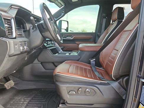 Used 2024 GMC Sierra 3500 Denali Ultimate image 16