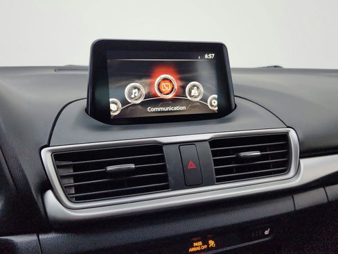 Used 2017 MAZDA MAZDA3 Touring image 16