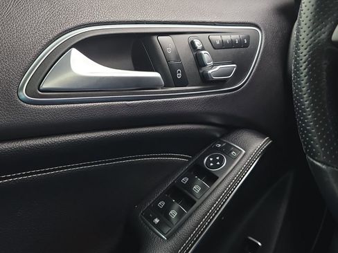 Used 2019 Mercedes-Benz GLA 250 4MATIC image 11