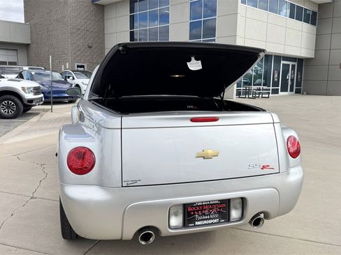Used 2004 Chevrolet SSR w/ Preferred Equipment Group image 10