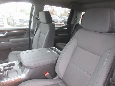 New 2026 GMC Sierra 1500 Elevation image 14