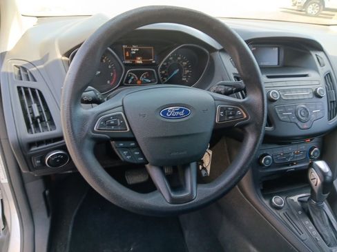 Used 2015 Ford Focus SE FWD image 13
