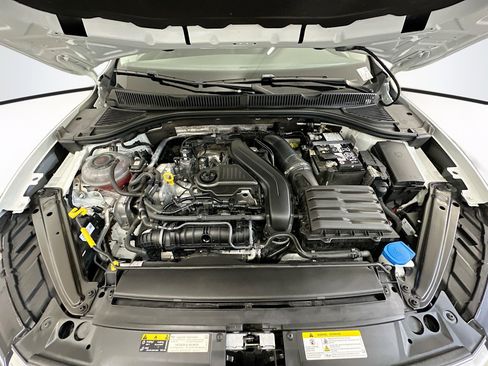 Used 2024 Volkswagen Jetta S image 33