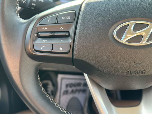 Used 2025 Hyundai Venue SEL FWD image 24