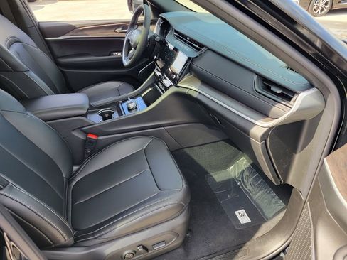 New 2026 Jeep Grand Cherokee Limited w/ Limited Altitude Package image 17