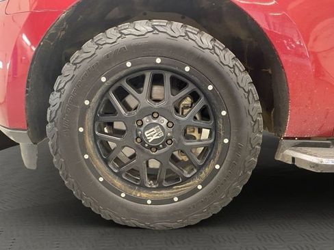 Used 2018 Ford Expedition XLT w/ Equipment Group 202A AWD/4WD image 16