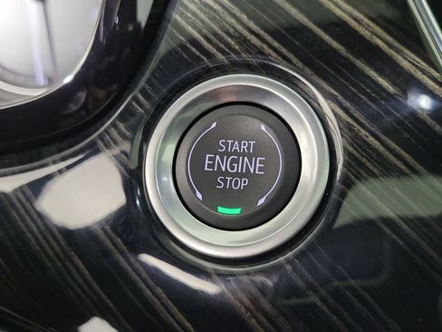 Certified 2025 Cadillac XT6 Premium Luxury FWD image 32