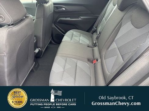 Used 2027 Chevrolet Bolt LT w/ Comfort Package FWD image 18