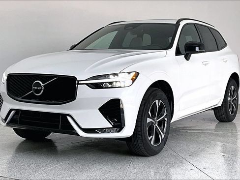 New 2026 Volvo XC60 B5 Core AWD/4WD image 2
