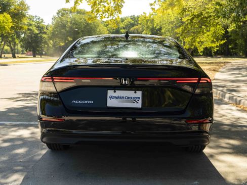 Used 2025 Honda Accord LX image 8