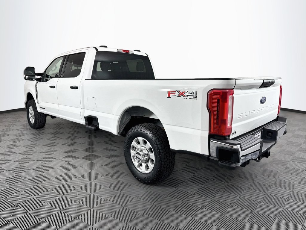 Used 2024 Ford F350 XLT w/ FX4 Off-Road Package AWD/4WD image 5