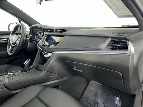 Certified 2025 Cadillac XT5 Luxury image 30