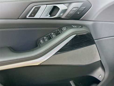 New 2026 BMW X5 xDrive50e w/ Executive Package image 17