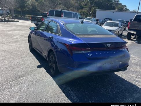 Used 2021 Hyundai Elantra SEL image 3