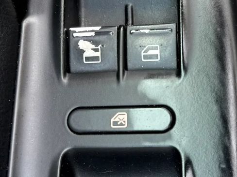 Used 2010 Volkswagen Passat Komfort FWD image 25