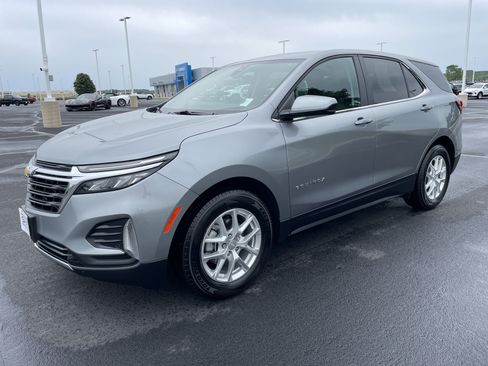 Used 2024 Chevrolet Equinox LT FWD image 1