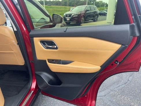Used 2023 Nissan Rogue Platinum AWD/4WD image 14