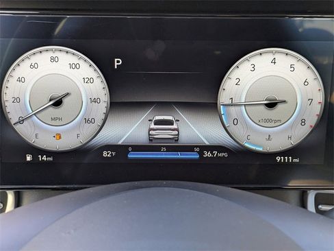 Used 2023 Hyundai Elantra Limited image 29