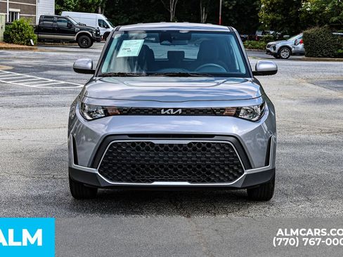 Used 2025 Kia Soul LX w/ LX Technology Package FWD image 11