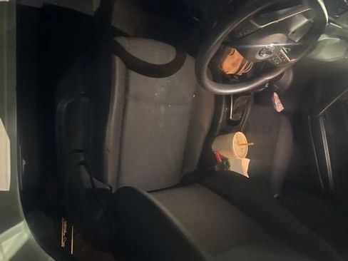 Used 2020 Nissan Rogue Sport S image 12