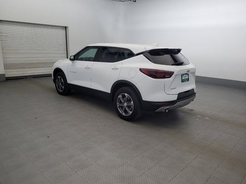 Used 2025 Chevrolet Blazer LT FWD image 3