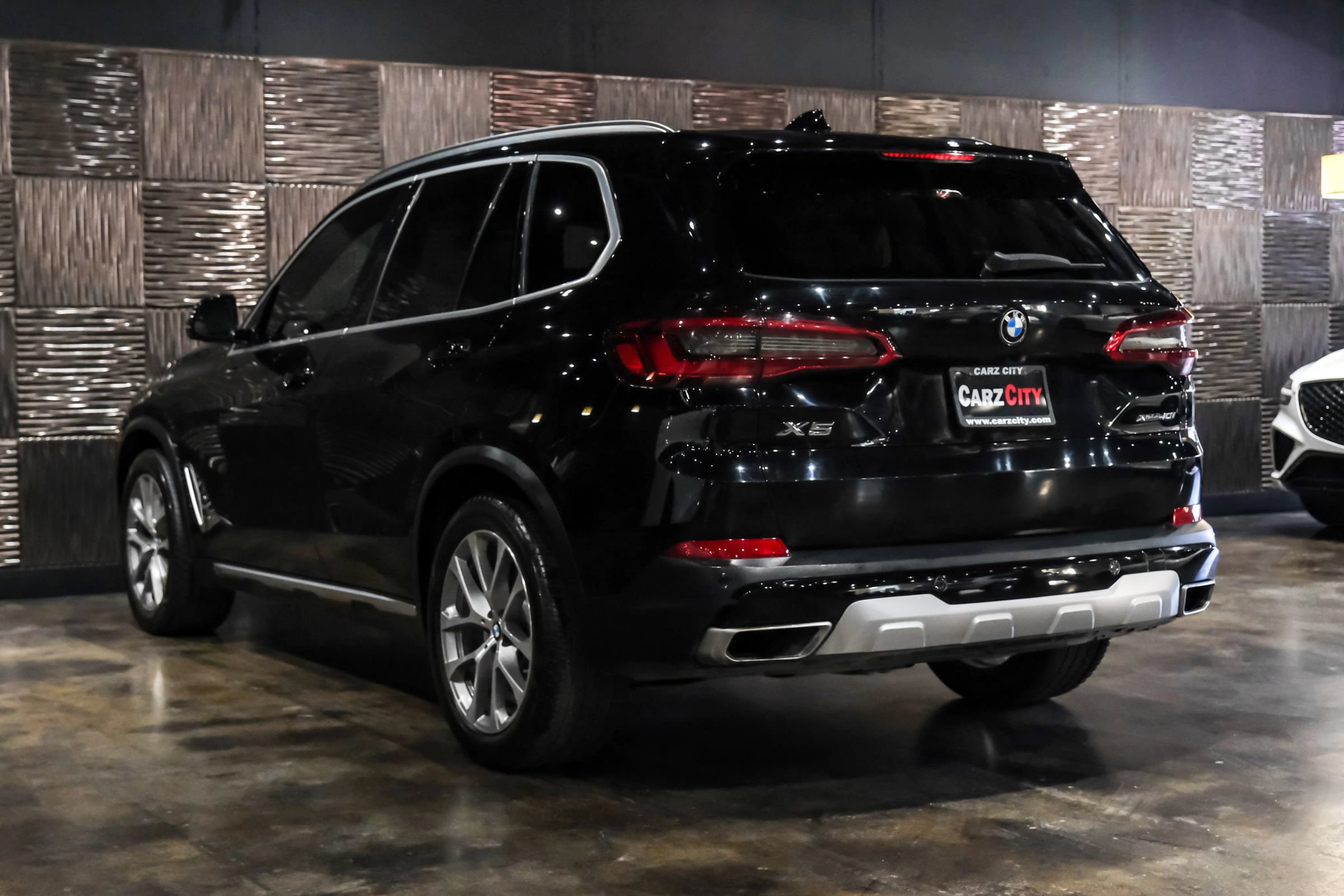 Used 2019 BMW X5 xDrive40i w/ Convenience Package AWD/4WD image 12